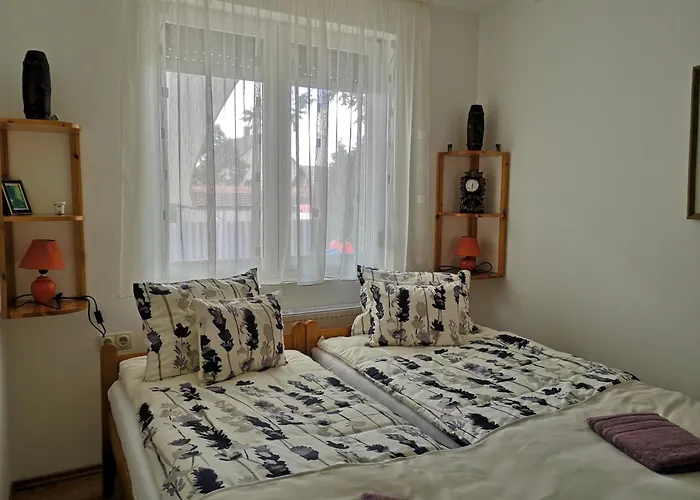 Blanka Vendeghaz Apartment